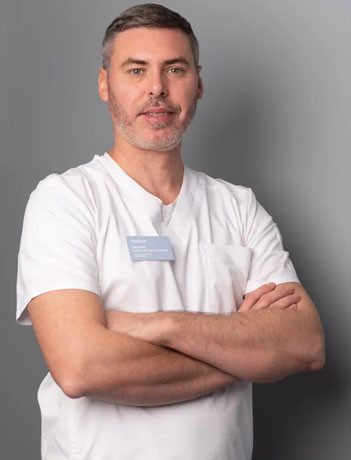 Удаление зубов и последующая имплантация